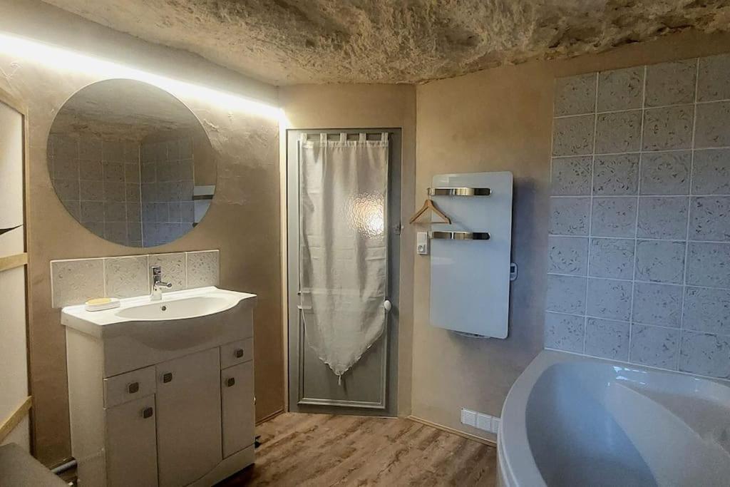 Troglo Entre Caves Et Chateaux Montlouis sur Loire Bagian luar foto